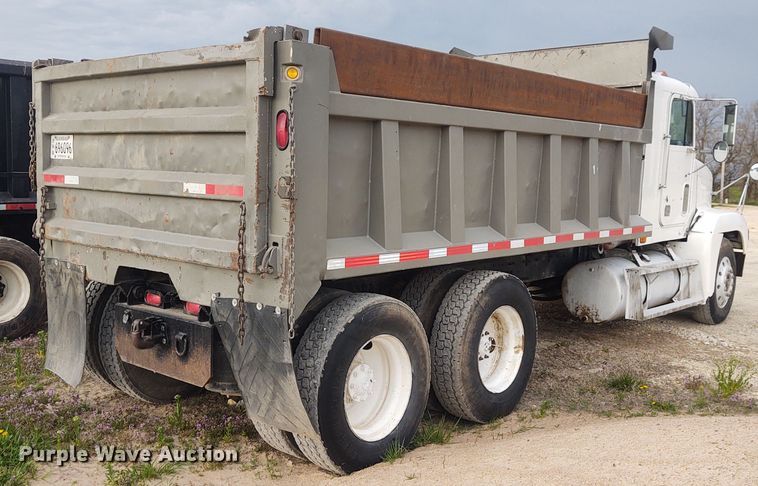 image for item FY9993 1992 Freightliner FLD120  dump truck