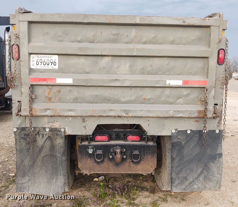 image for item FY9993 1992 Freightliner FLD120  dump truck