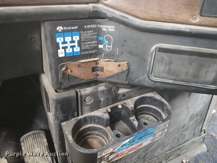 image for item FY9993 1992 Freightliner FLD120  dump truck