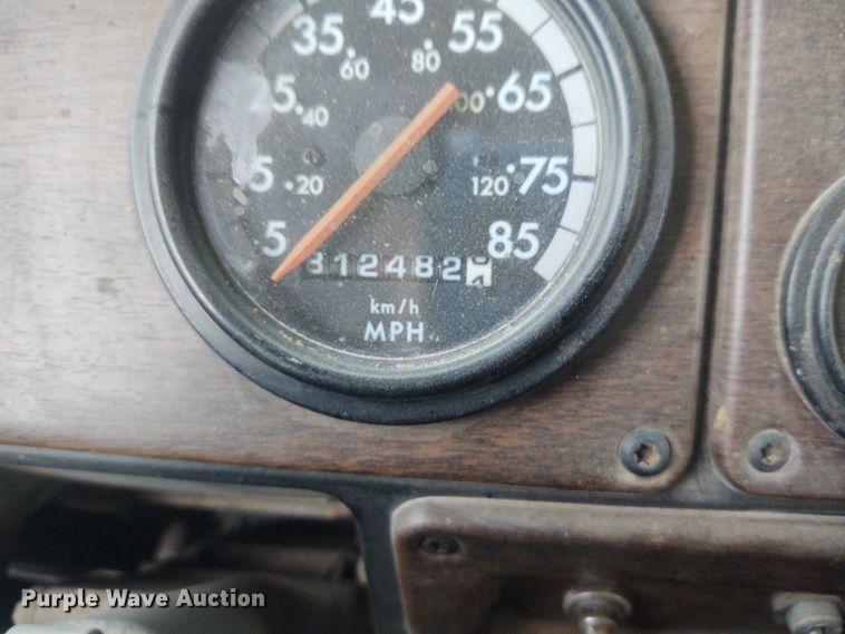 image for item FY9993 1992 Freightliner FLD120  dump truck