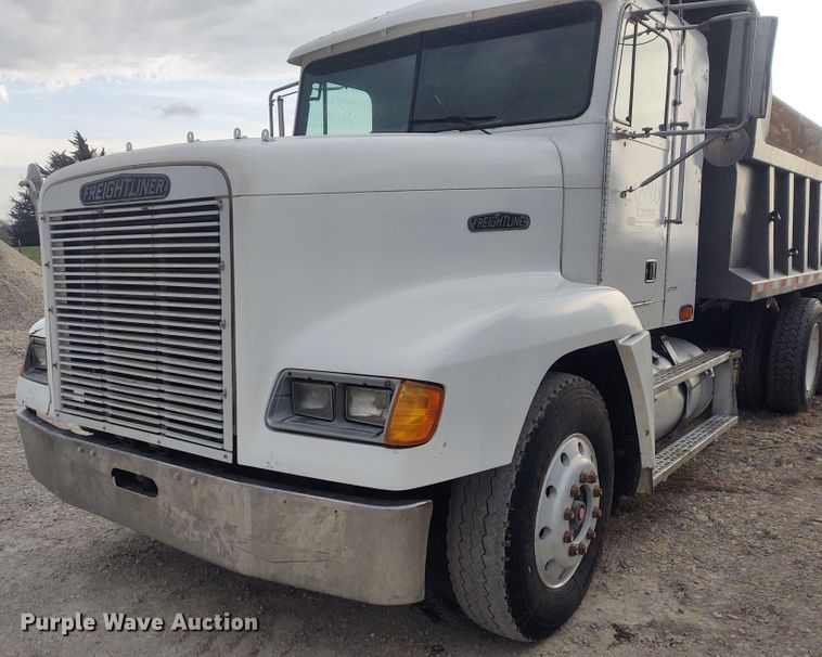 image for item FY9993 1992 Freightliner FLD120  dump truck