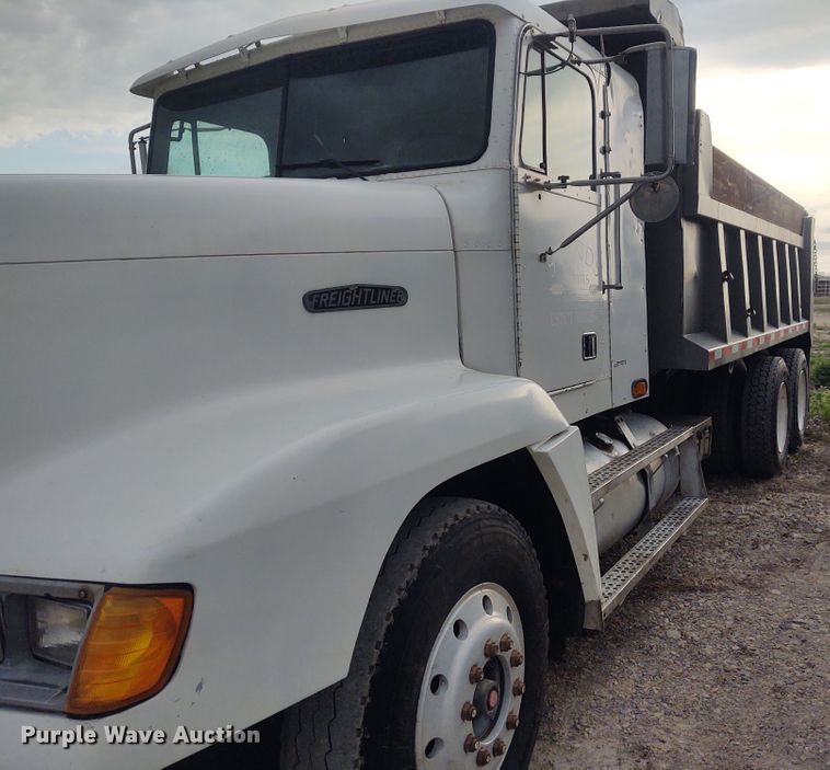 image for item FY9993 1992 Freightliner FLD120  dump truck