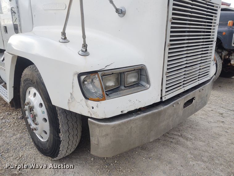 image for item FY9993 1992 Freightliner FLD120  dump truck
