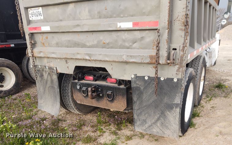 image for item FY9993 1992 Freightliner FLD120  dump truck