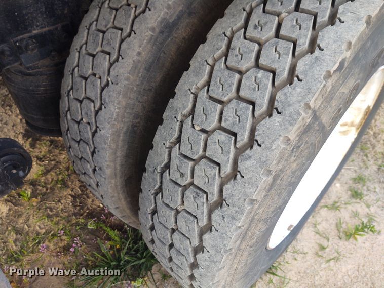 image for item FY9993 1992 Freightliner FLD120  dump truck