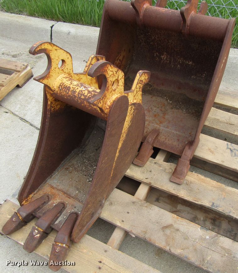 image for item GC9899 (2) excavator buckets