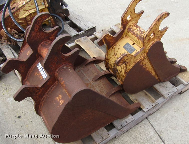 image for item GC9899 (2) excavator buckets