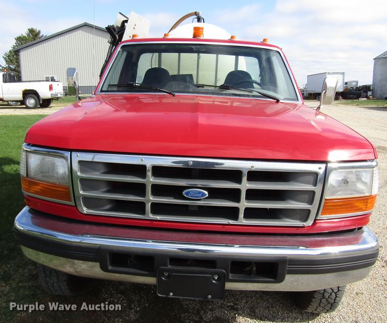 image for item GC9903 1996 Ford F450 Super Duty  flatbed truck