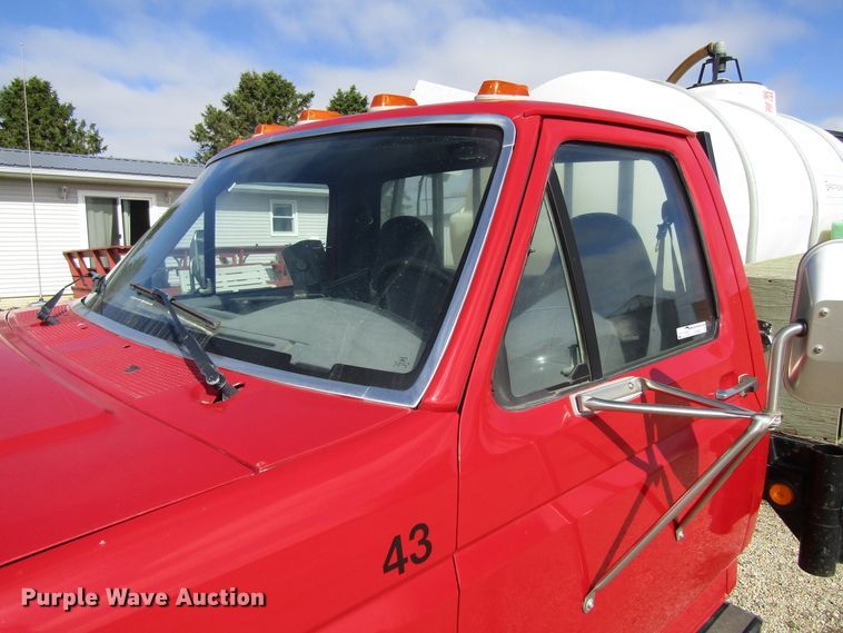 image for item GC9903 1996 Ford F450 Super Duty  flatbed truck