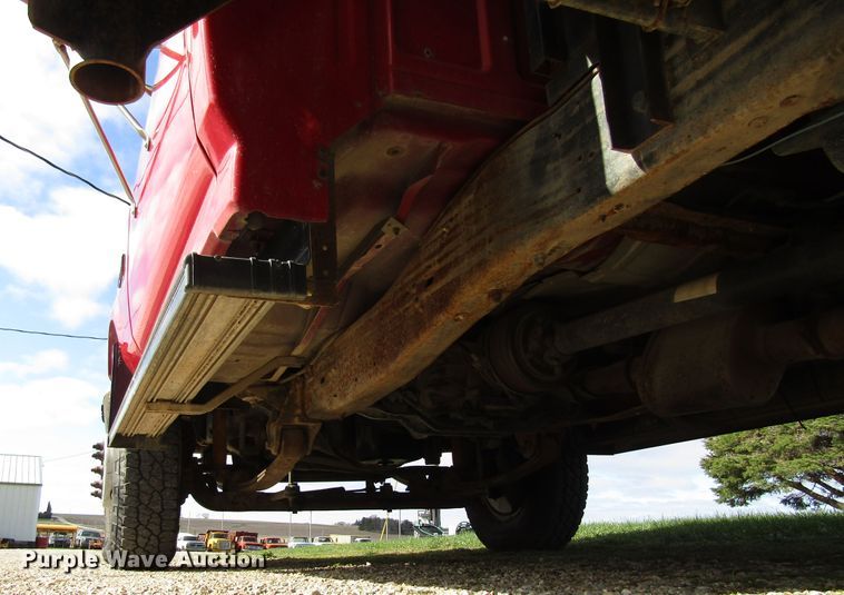 image for item GC9903 1996 Ford F450 Super Duty  flatbed truck