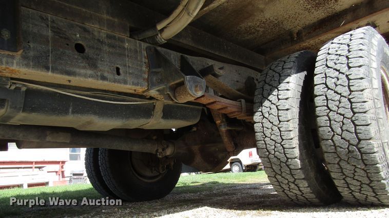 image for item GC9903 1996 Ford F450 Super Duty  flatbed truck