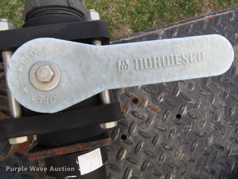 image for item GC9903 1996 Ford F450 Super Duty  flatbed truck