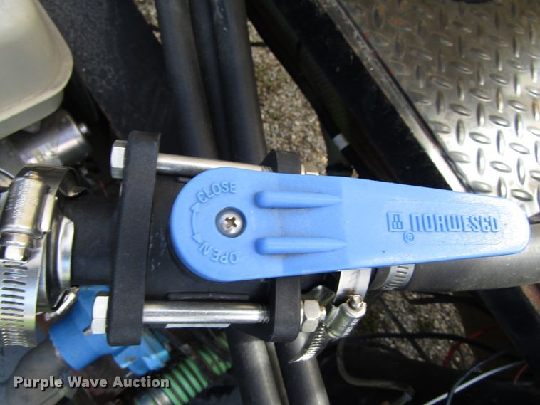 image for item GC9903 1996 Ford F450 Super Duty  flatbed truck