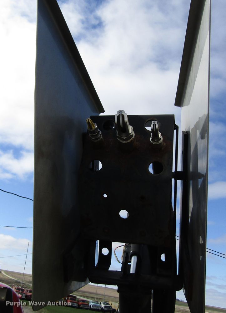 image for item GC9903 1996 Ford F450 Super Duty  flatbed truck