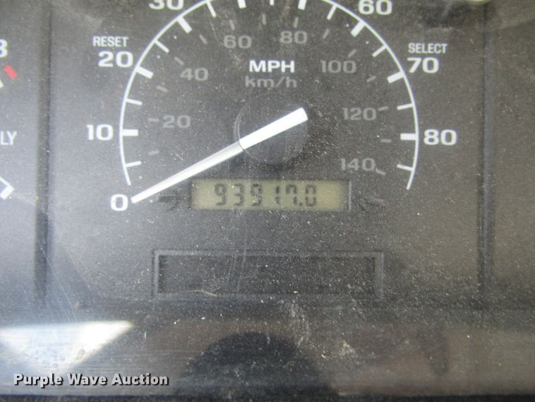 image for item GC9903 1996 Ford F450 Super Duty  flatbed truck