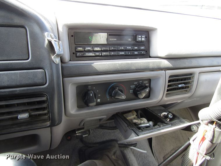 image for item GC9903 1996 Ford F450 Super Duty  flatbed truck