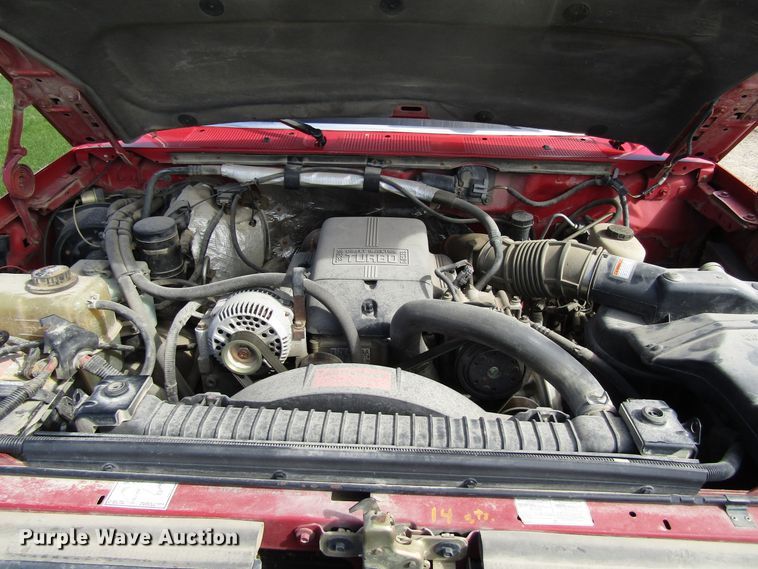 image for item GC9903 1996 Ford F450 Super Duty  flatbed truck