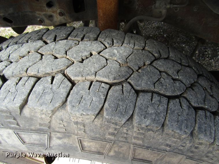 image for item GC9903 1996 Ford F450 Super Duty  flatbed truck