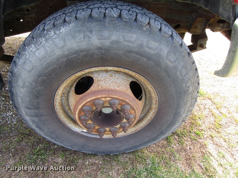 image for item GC9903 1996 Ford F450 Super Duty  flatbed truck