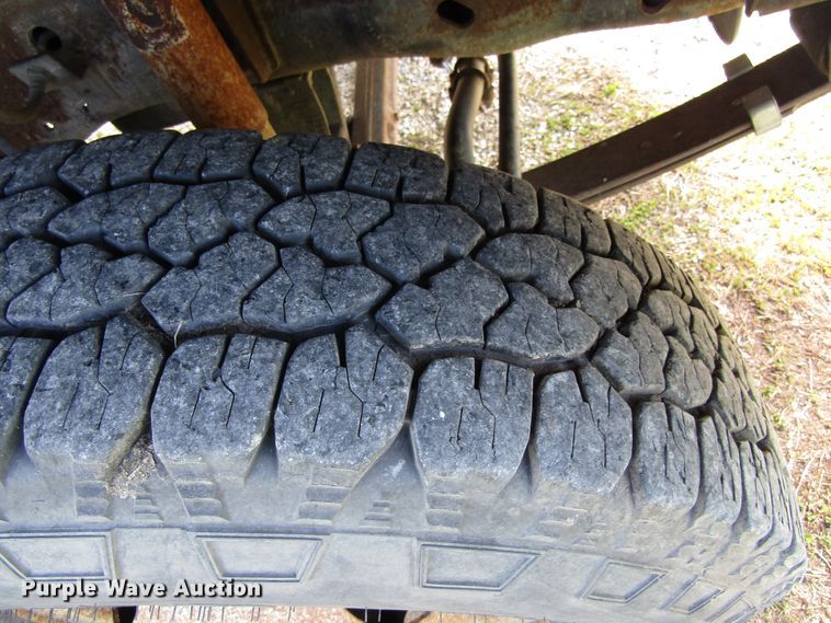 image for item GC9903 1996 Ford F450 Super Duty  flatbed truck