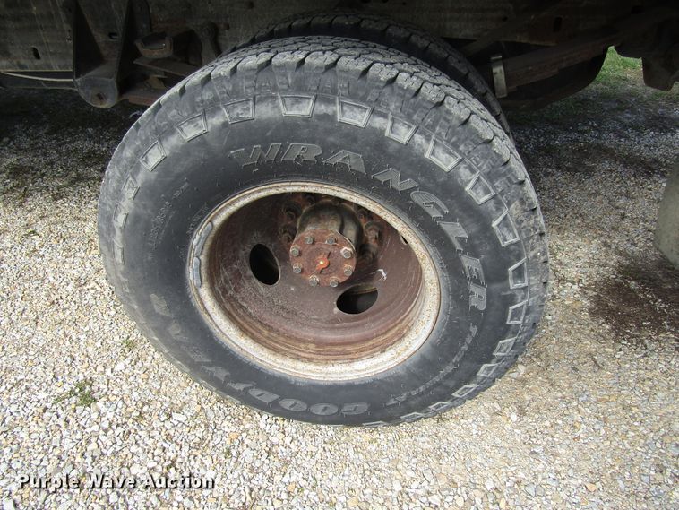 image for item GC9903 1996 Ford F450 Super Duty  flatbed truck