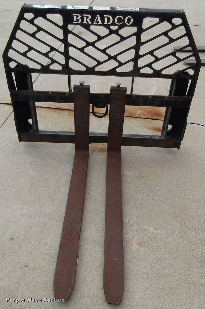 image for item GC9911 Bradco 42"L forks