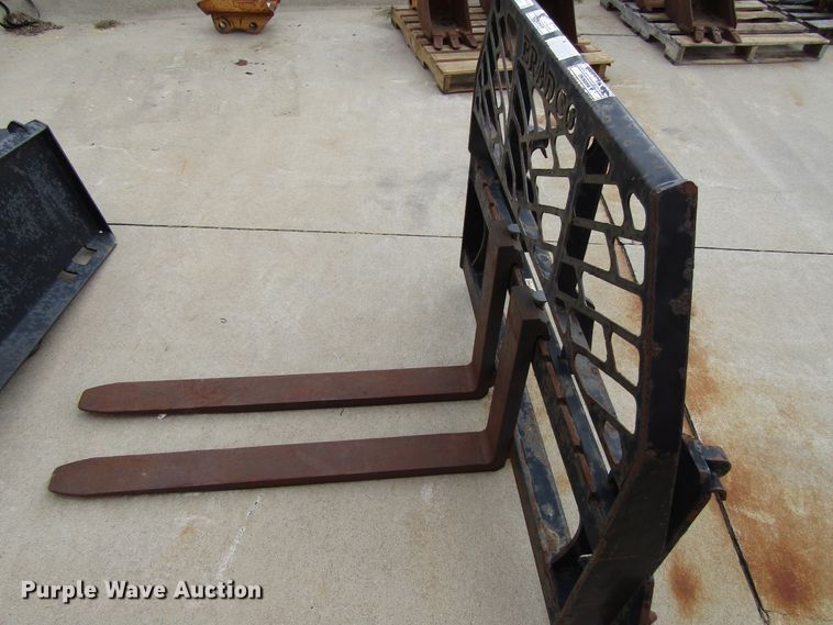 image for item GC9911 Bradco 42"L forks