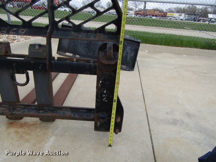 image for item GC9911 Bradco 42"L forks