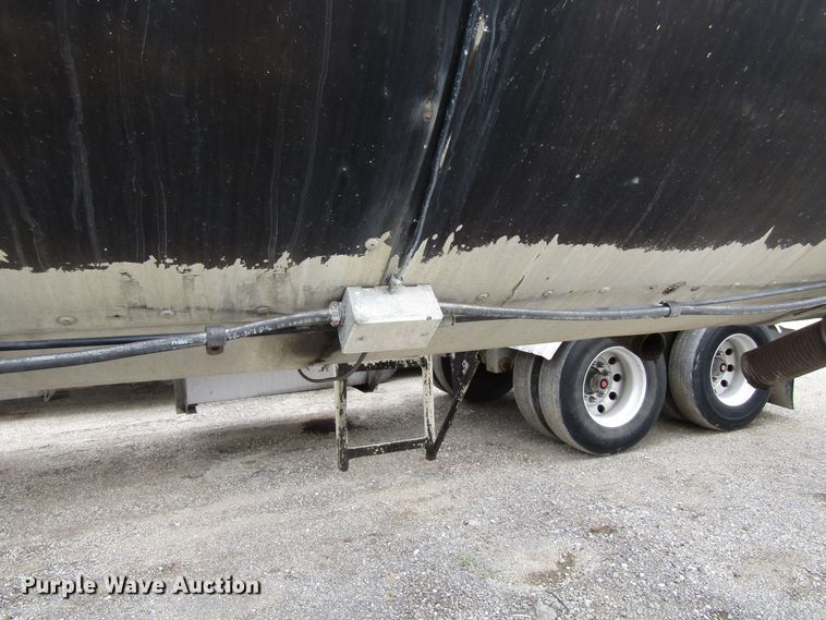 image for item GC9916 1976 Trailmobile T431CAF1  tank trailer