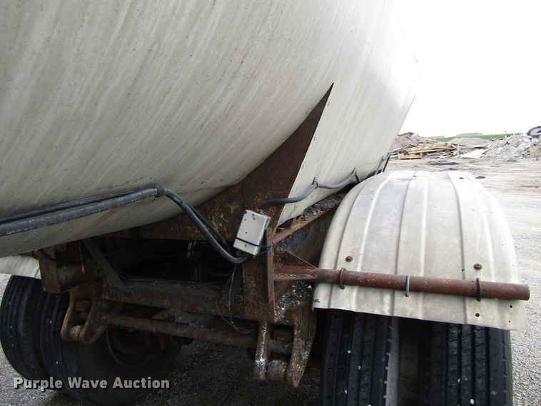 image for item GC9916 1976 Trailmobile T431CAF1  tank trailer