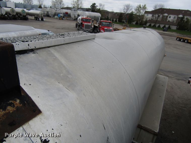 image for item GC9916 1976 Trailmobile T431CAF1  tank trailer