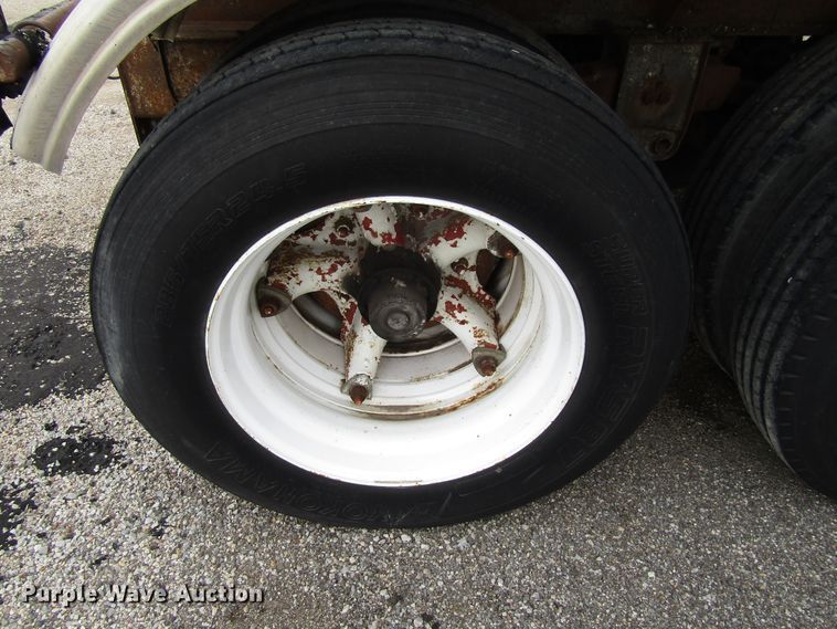 image for item GC9916 1976 Trailmobile T431CAF1  tank trailer