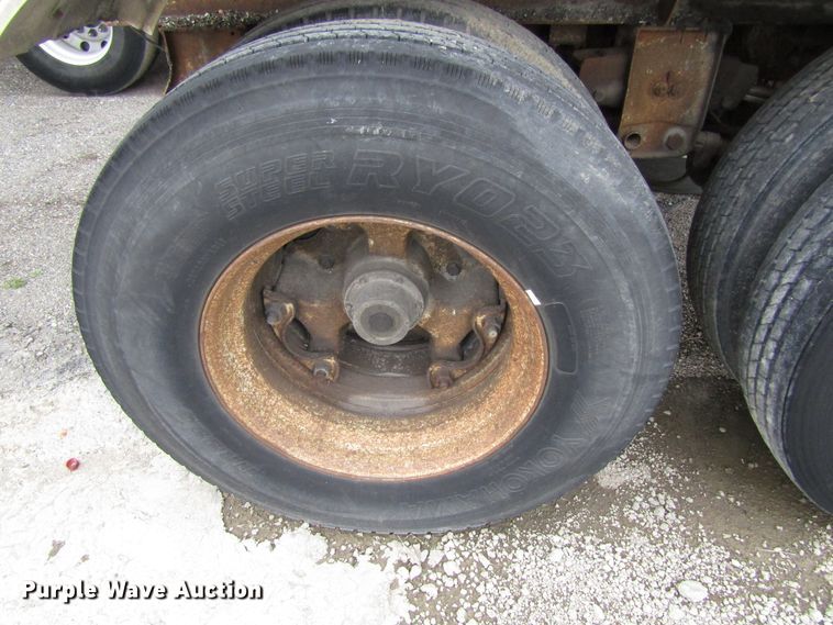 image for item GC9916 1976 Trailmobile T431CAF1  tank trailer