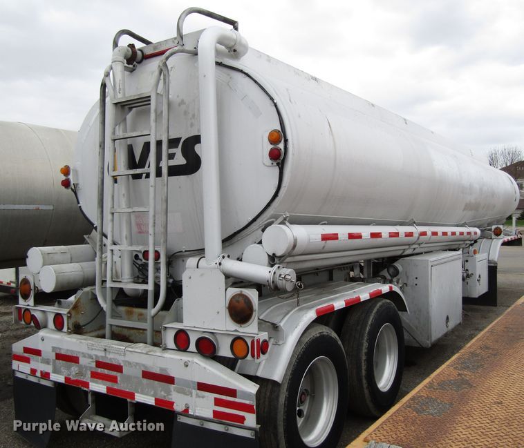 image for item GC9917 1994 Heil Co  tank trailer