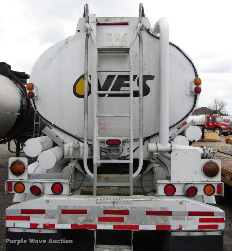 image for item GC9917 1994 Heil Co  tank trailer