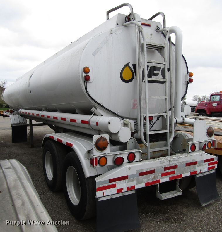 image for item GC9917 1994 Heil Co  tank trailer