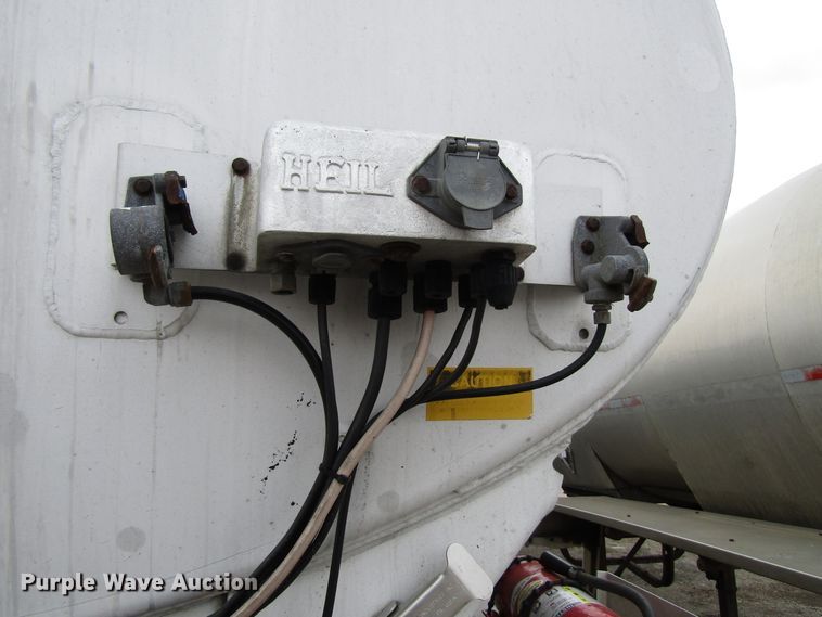 image for item GC9917 1994 Heil Co  tank trailer