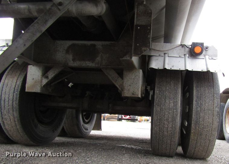 image for item GC9917 1994 Heil Co  tank trailer