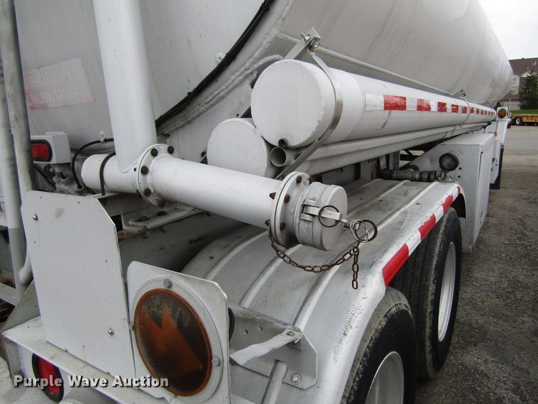 image for item GC9917 1994 Heil Co  tank trailer