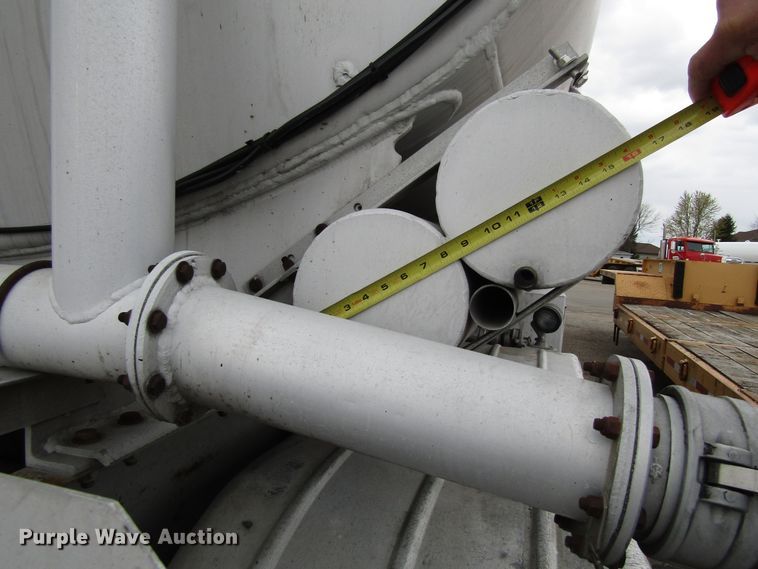 image for item GC9917 1994 Heil Co  tank trailer