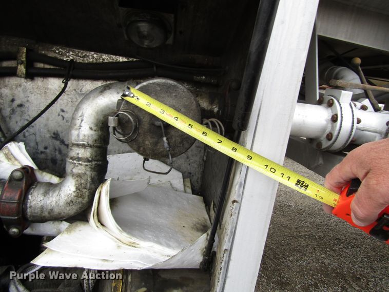 image for item GC9917 1994 Heil Co  tank trailer