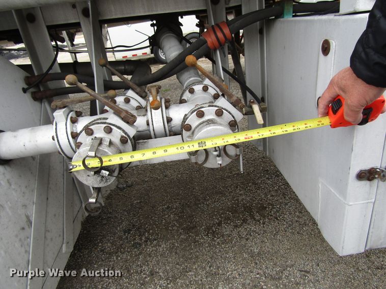 image for item GC9917 1994 Heil Co  tank trailer