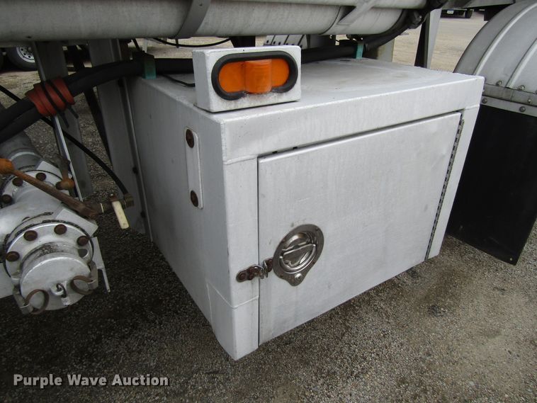 image for item GC9917 1994 Heil Co  tank trailer