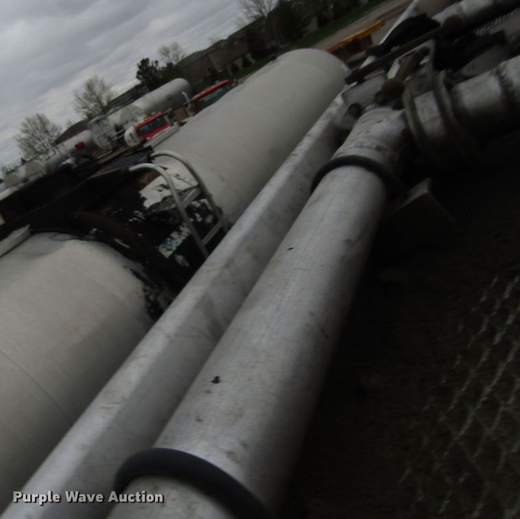 image for item GC9917 1994 Heil Co  tank trailer