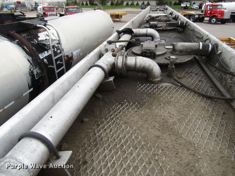 image for item GC9917 1994 Heil Co  tank trailer