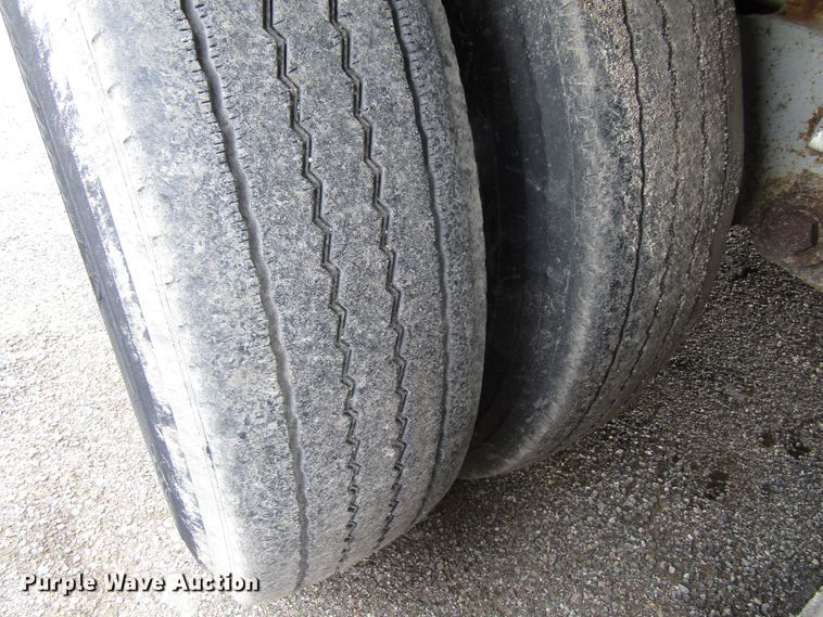 image for item GC9917 1994 Heil Co  tank trailer