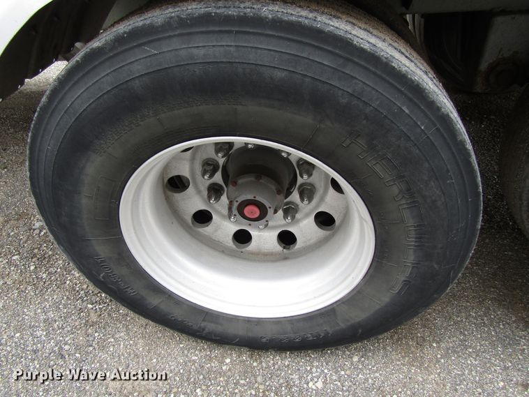 image for item GC9917 1994 Heil Co  tank trailer