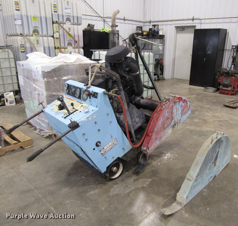 image for item GC9919 Diamant Boart 105D concrete saw