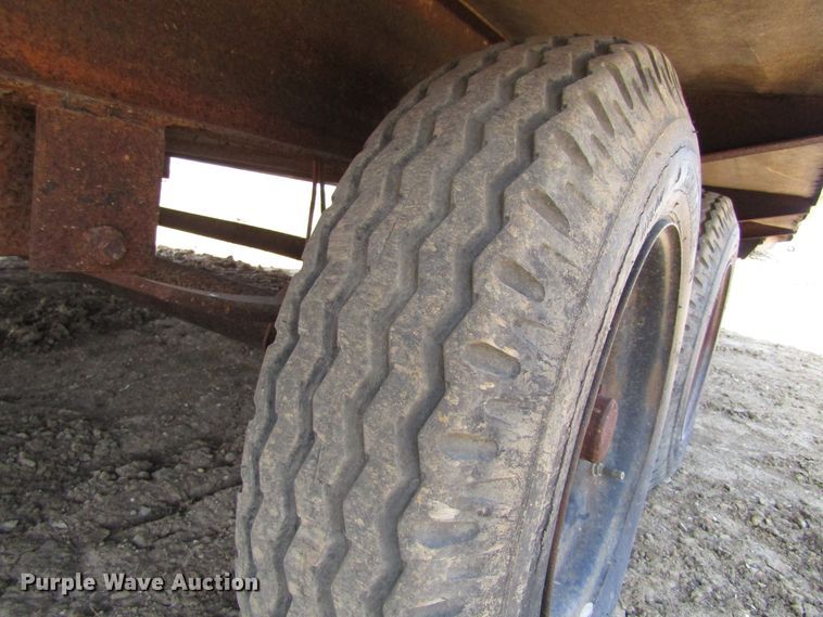 image for item GC9924 1993 MFE  jobsite trailer