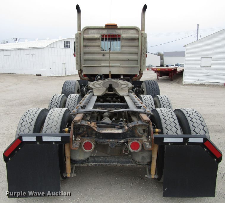 image for item GC9925 2006 Mack 700 CL700  semi truck